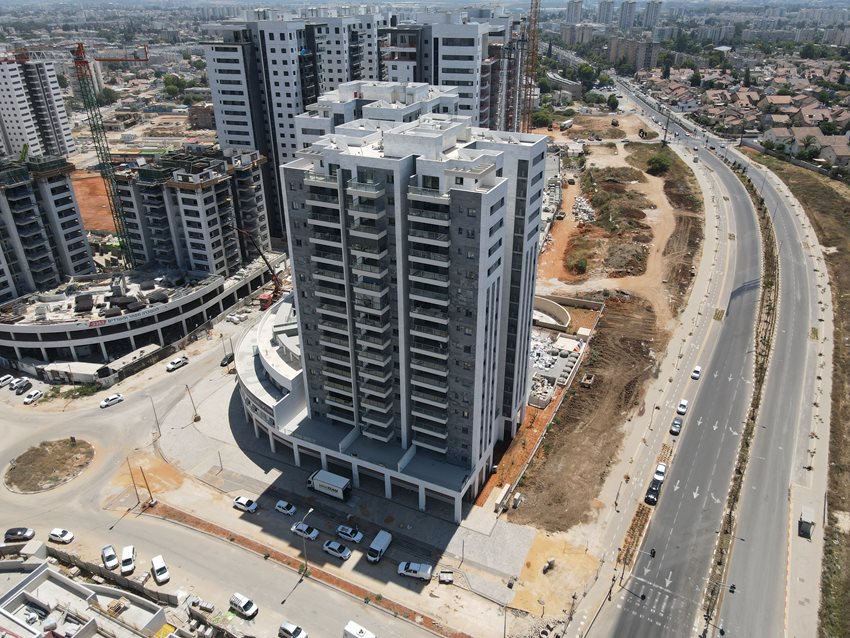 משה לוי 31 רמלה מערב (נווה דורון) דירת 5 חדרים עם מחסן וחניה